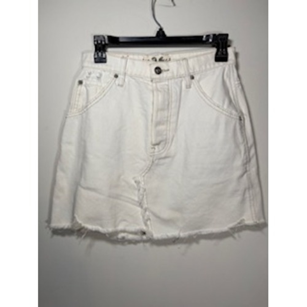 WE THE FREE Free People Denim Mini Skirt 26 White Raw Hem Distressed Boho Summer